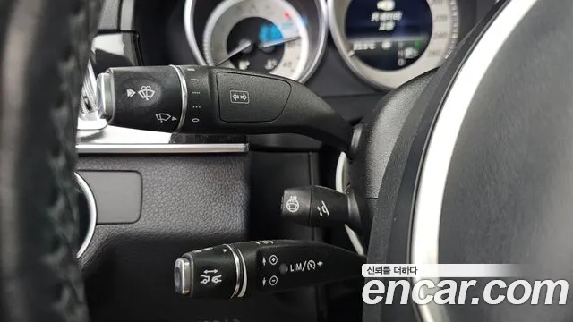Mercedes-Benz E-Class 2015 — фото 18