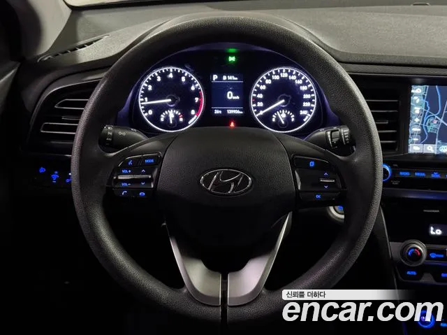 Hyundai AVANTE 2019 — фото 11