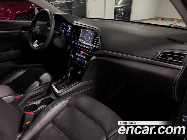 Hyundai AVANTE 2019 — фото 15