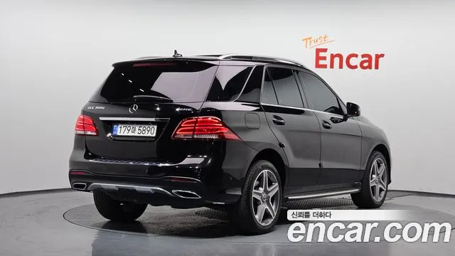 Mercedes-Benz GLE-Class 2017 — фото 2