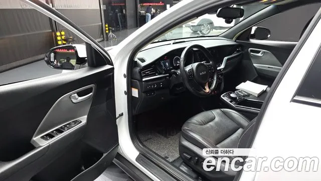 Kia Niro 2022 — фото 10