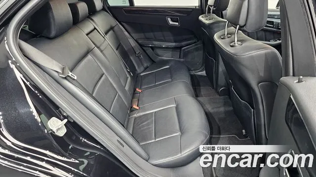 Mercedes-Benz E-Class 2013 — фото 11
