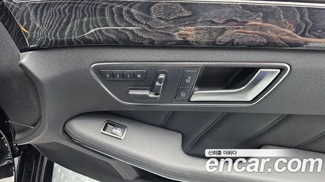 Mercedes-Benz E-Class 2013 — фото 18