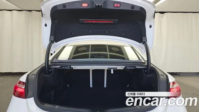 Mercedes-Benz E-Class 2020 — фото 20