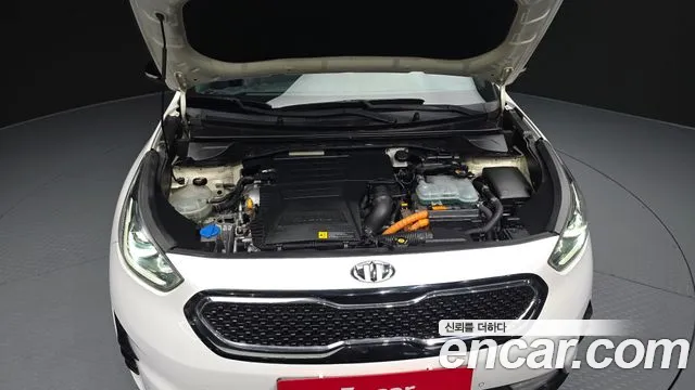 Kia Niro 2018 — фото 6