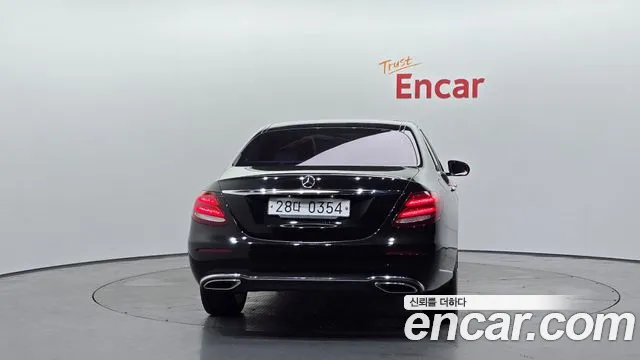 Mercedes-Benz E-Class 2017 — фото 4