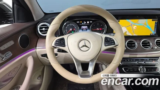 Mercedes-Benz E-Class 2017 — фото 13