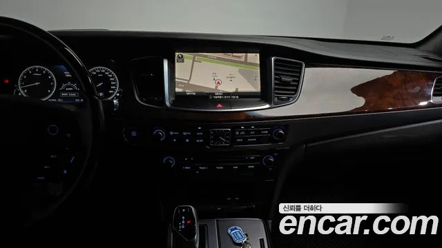 Hyundai Equus 2014 — фото 19