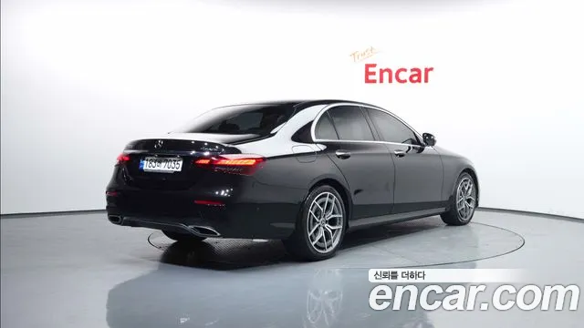 Mercedes-Benz E-Class 2023 — фото 2