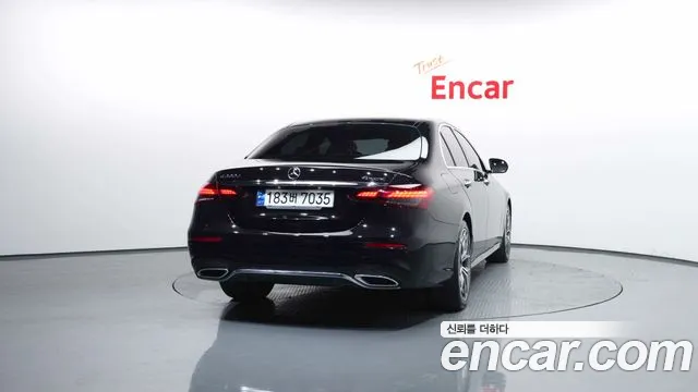 Mercedes-Benz E-Class 2023 — фото 4