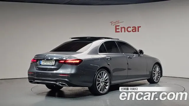 Mercedes-Benz E-Class 2022 — фото 1
