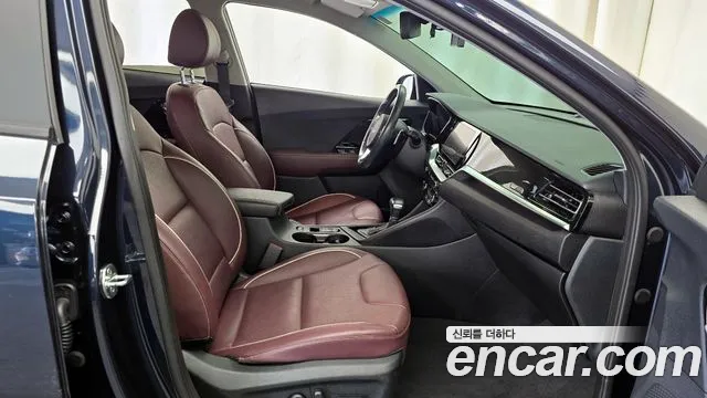 Kia Niro 2022 — фото 17