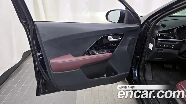 Kia Niro 2022 — фото 14