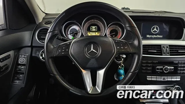 Mercedes-Benz C-Class 2012 — фото 13