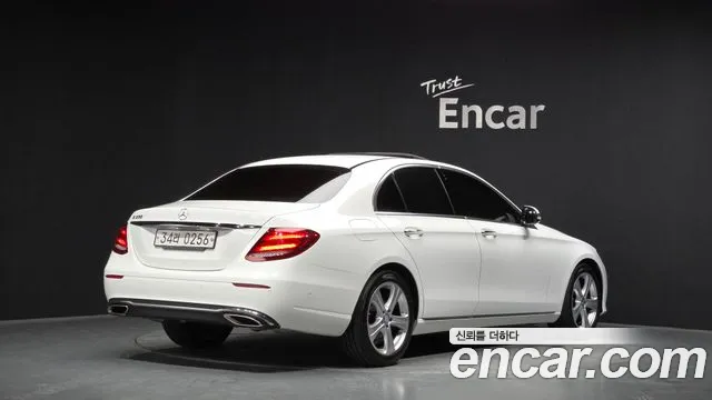 Mercedes-Benz E-Class 2017 — фото 2