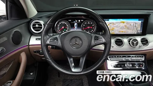 Mercedes-Benz E-Class 2017 — фото 13