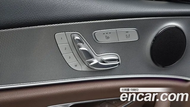 Mercedes-Benz E-Class 2017 — фото 18