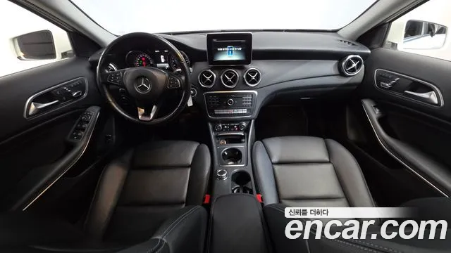 Mercedes-Benz GLA-Class 2019 — фото 10