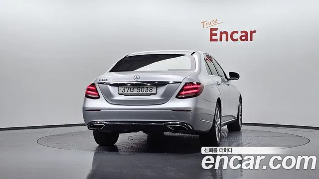 Mercedes-Benz E-Class 2018 — фото 3