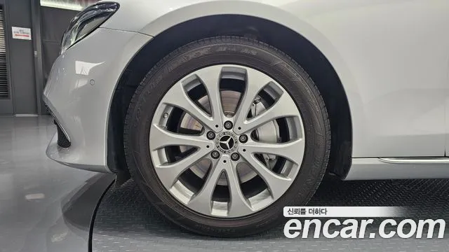 Mercedes-Benz E-Class 2018 — фото 4