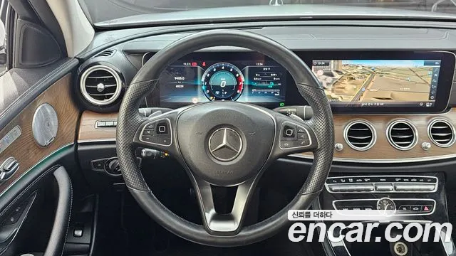 Mercedes-Benz E-Class 2018 — фото 18