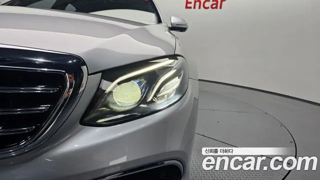 Mercedes-Benz E-Class 2018 — фото 7