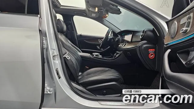 Mercedes-Benz E-Class 2018 — фото 15