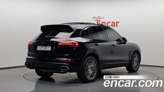 Porsche Cayenne 2016 — фото 2