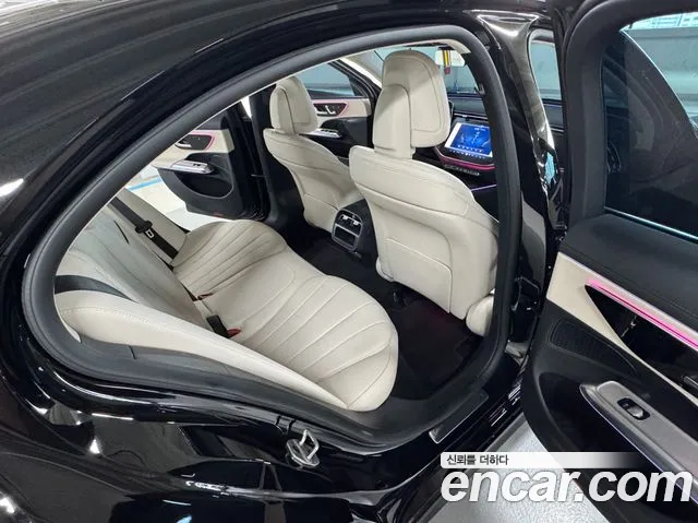 Mercedes-Benz E-Class 2025 — фото 15