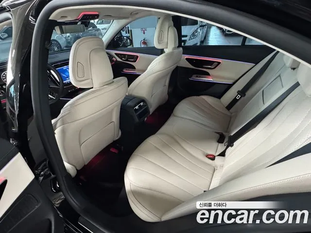 Mercedes-Benz E-Class 2025 — фото 16