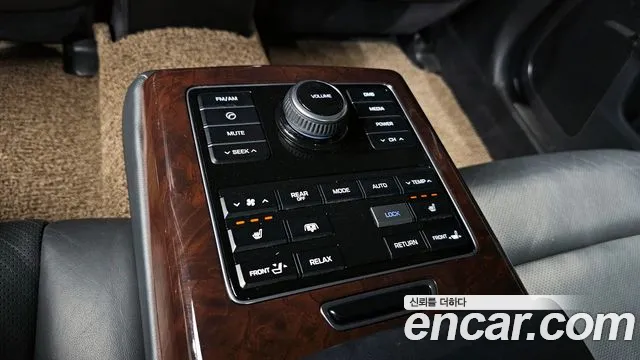 Hyundai Equus 2014 — фото 13