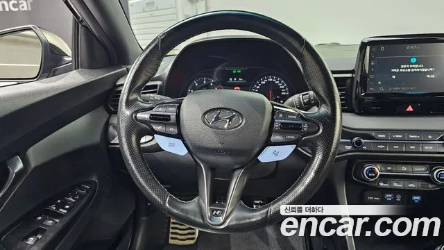 Hyundai Veloster 2019 — фото 18