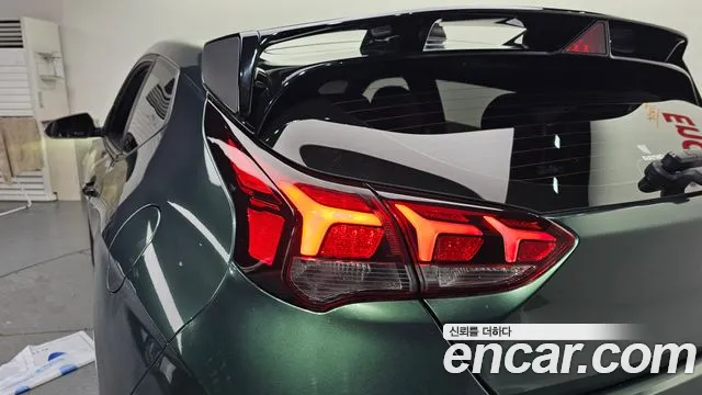 Hyundai Veloster 2019 — фото 9