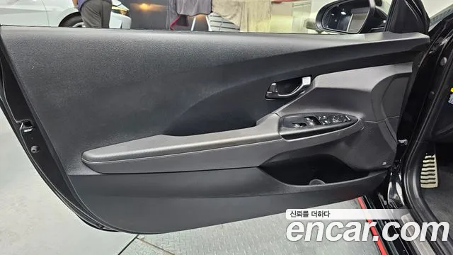 Hyundai Veloster 2019 — фото 14