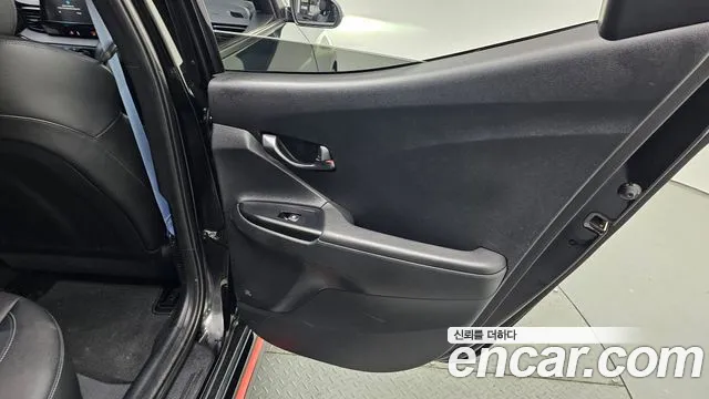 Hyundai Veloster 2019 — фото 15