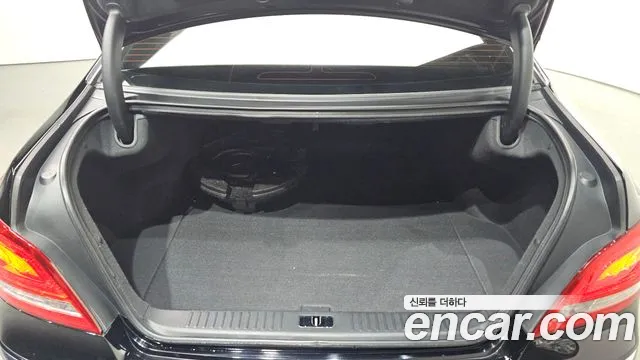Hyundai Equus 2011 — фото 20