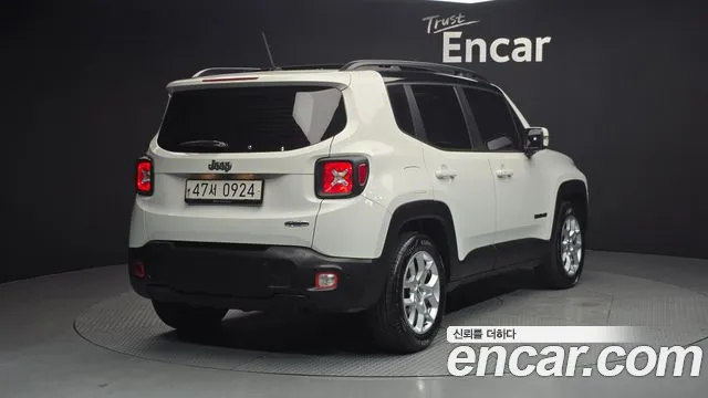 Jeep Renegade 2016 — фото 2