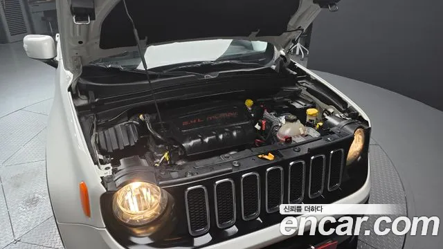 Jeep Renegade 2016 — фото 6