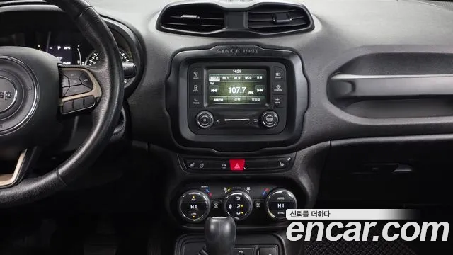 Jeep Renegade 2016 — фото 12