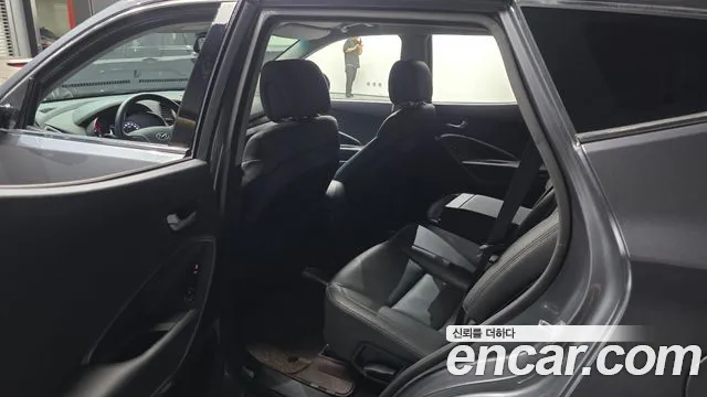 Hyundai Santafe 2017 — фото 11