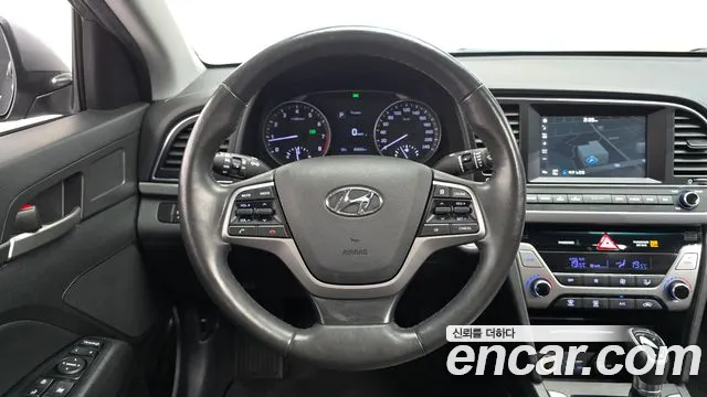 Hyundai AVANTE 2016 — фото 12