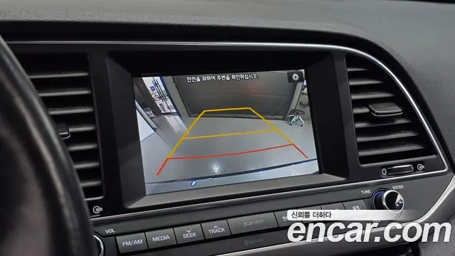 Hyundai AVANTE 2016 — фото 14