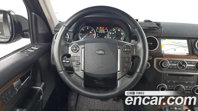 Land Rover Discovery 2016 — фото 13