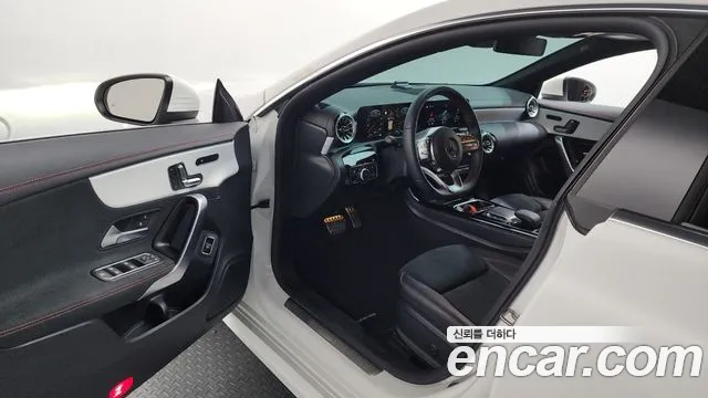 Mercedes-Benz CLA-Class 2023 — фото 12