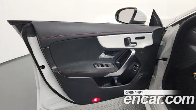 Mercedes-Benz CLA-Class 2023 — фото 13