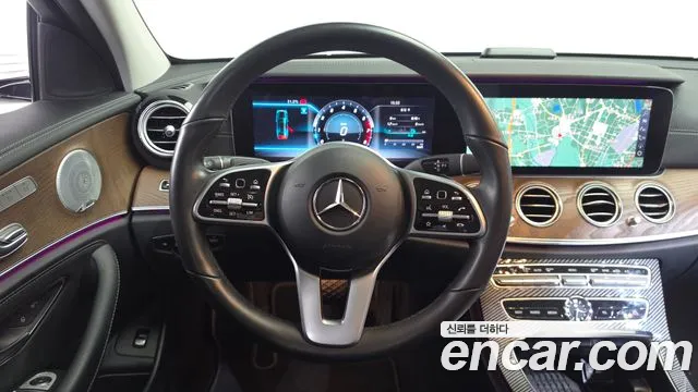 Mercedes-Benz E-Class 2019 — фото 17