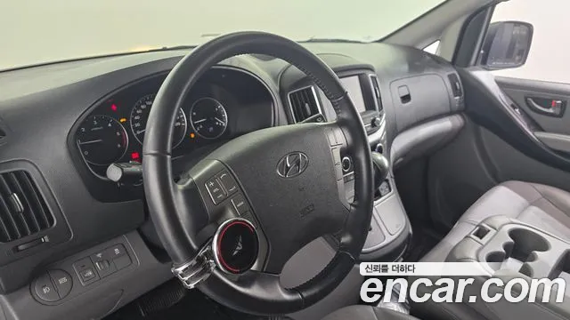 Hyundai Starex 2020 — фото 14