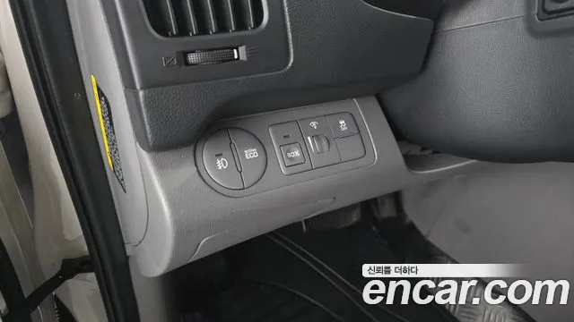 Hyundai Starex 2020 — фото 19