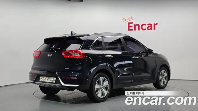 Kia Niro 2018 — фото 2