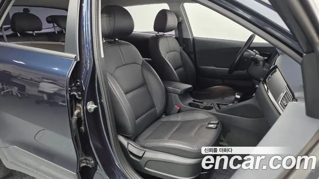 Kia Niro 2018 — фото 12